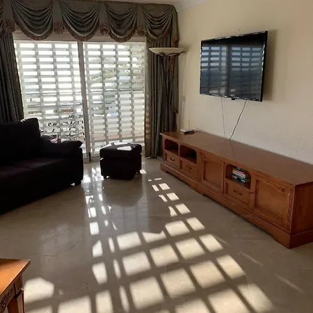 Front Line Luxury Apartament